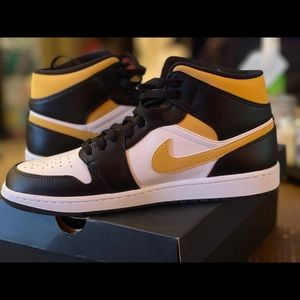 ⭐️Air Jordan 1 Mid bill/pollen